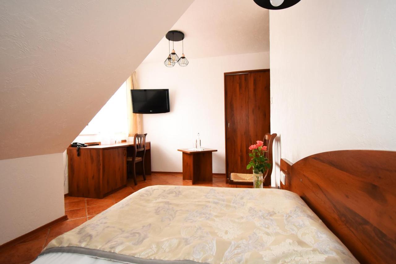 Kraina Jezior Hotel Ostroda Ngoại thất bức ảnh